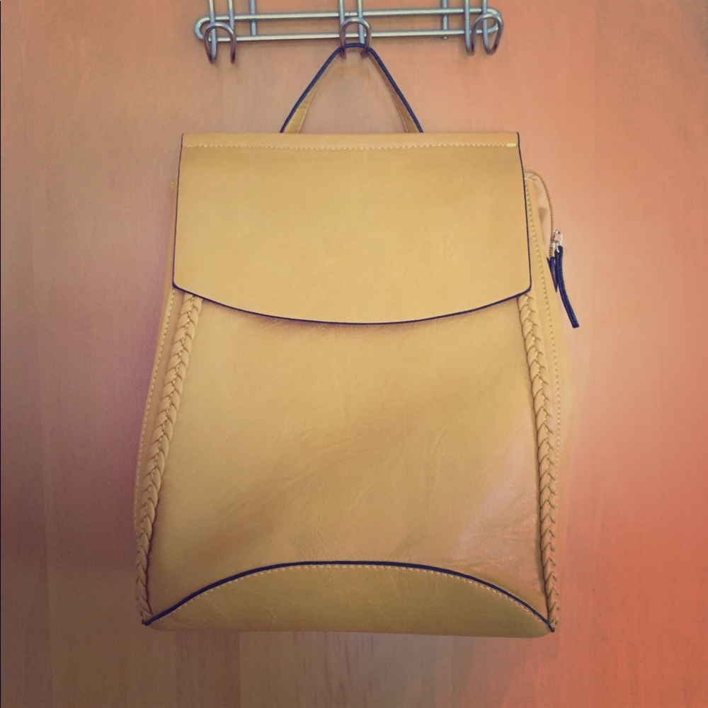 NWOT 2-in-1 Crossbody Purse/Fashion Backpack